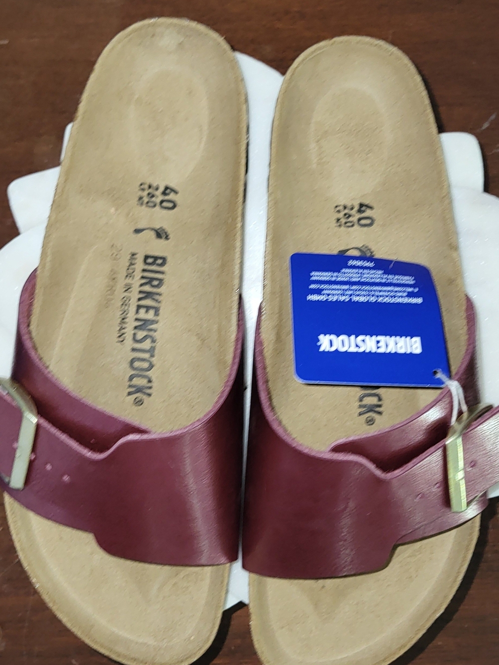 NIB - Birkenstock Single Strap Slide Sandals Size 9 Berry Crush
